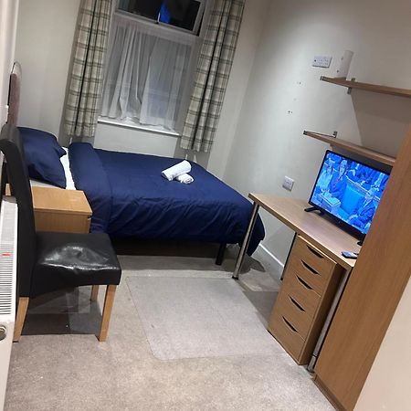 Seaford Guest House Xxx Stoke-on-Trent Bagian luar foto