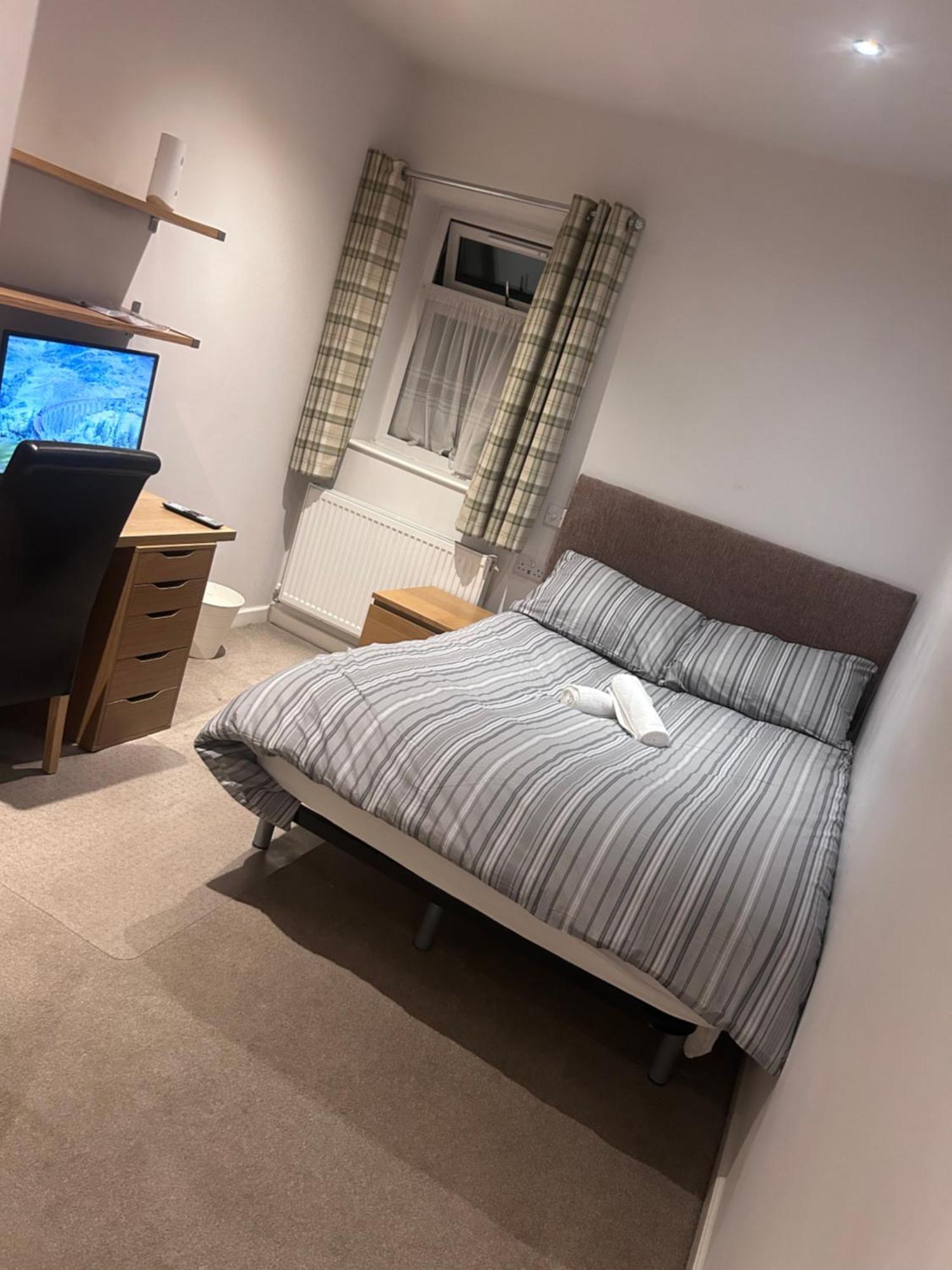 Seaford Guest House Xxx Stoke-on-Trent Bagian luar foto
